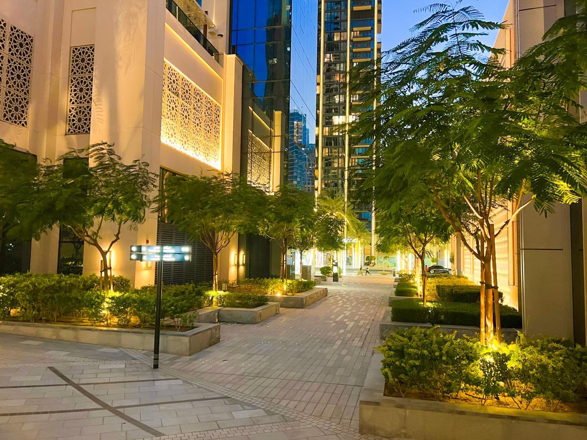 Downtown Luxury - Stunning Burj Khalifa & Sea View - 5 Minutes Walk To Dubai Mall Екстериор снимка