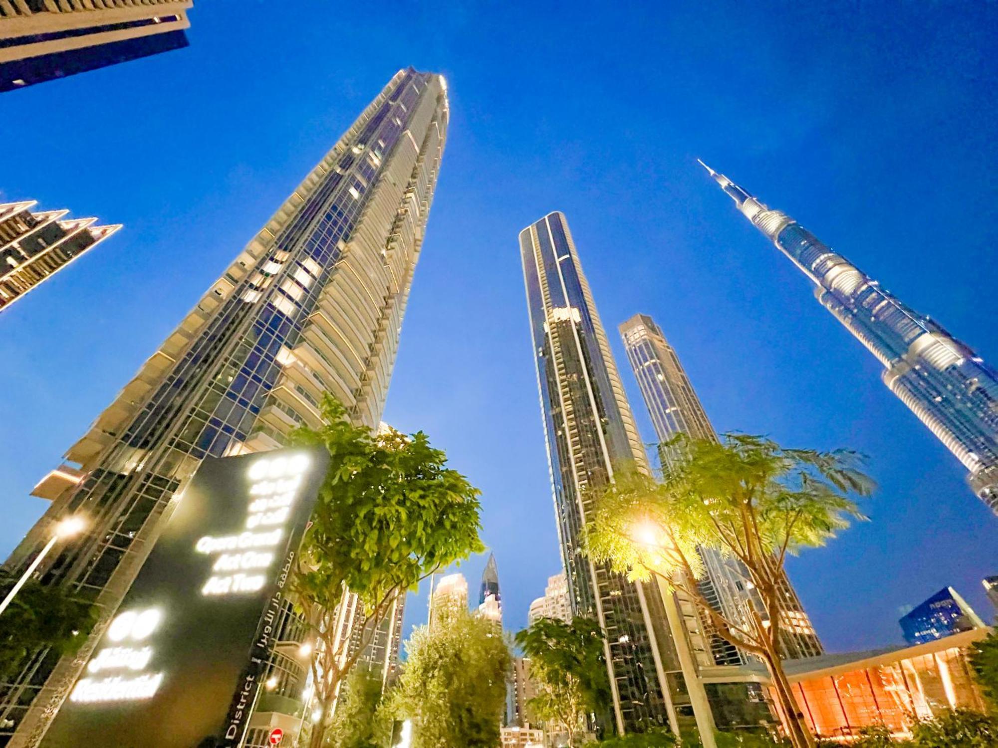 Downtown Luxury - Stunning Burj Khalifa & Sea View - 5 Minutes Walk To Dubai Mall Екстериор снимка