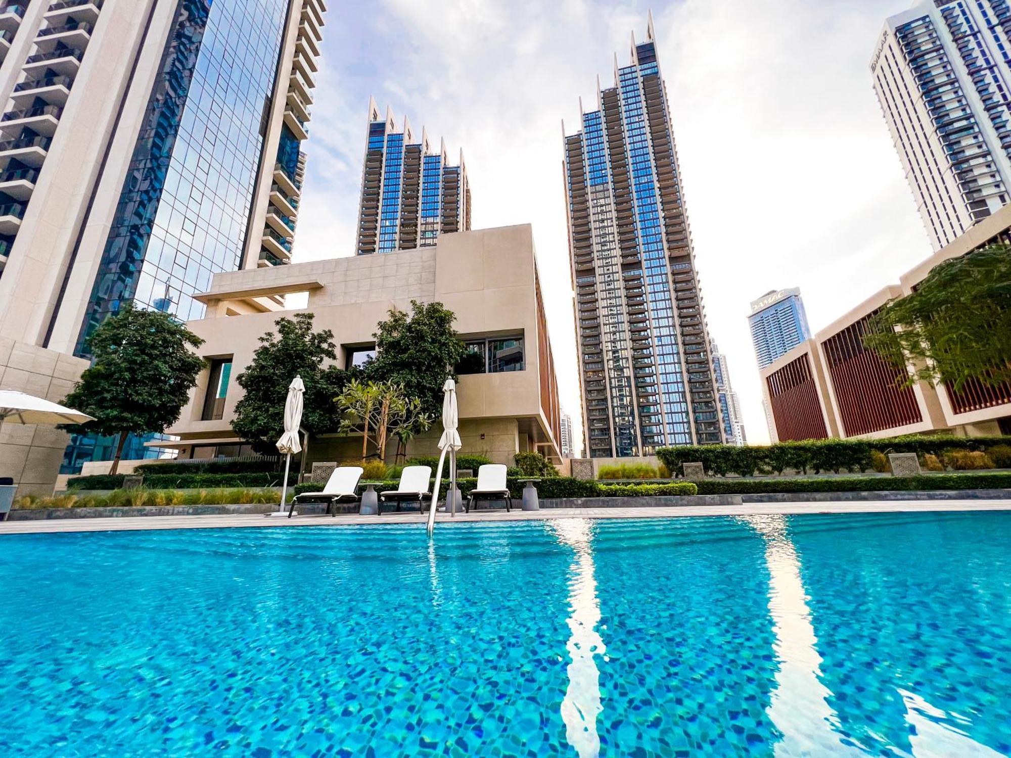 Downtown Luxury - Stunning Burj Khalifa & Sea View - 5 Minutes Walk To Dubai Mall Екстериор снимка