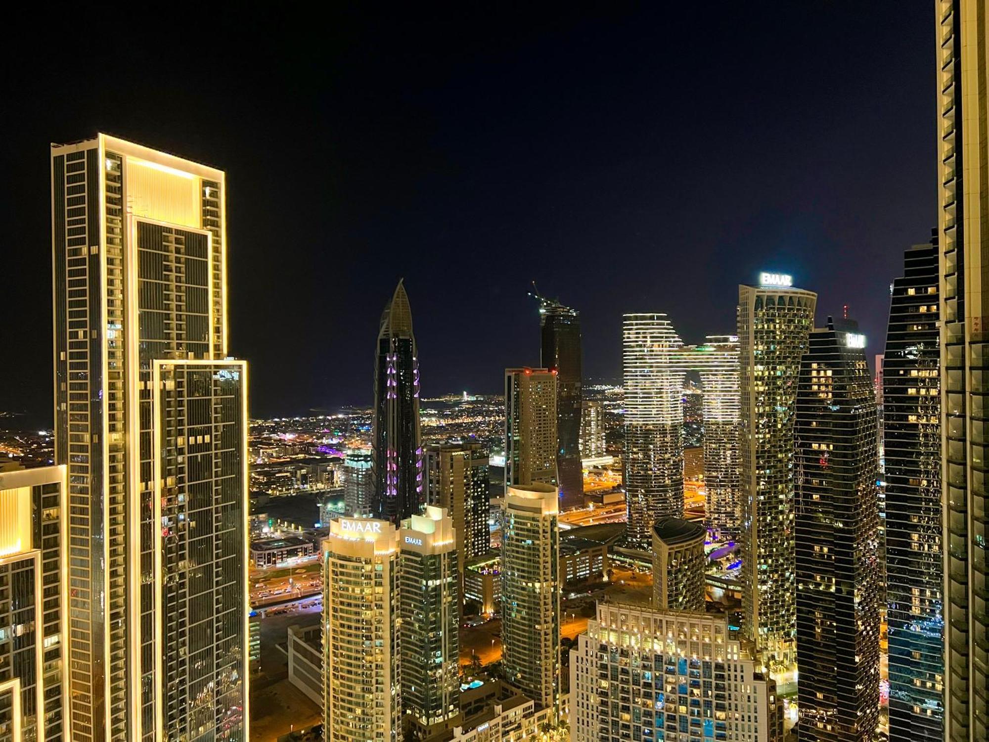 Downtown Luxury - Stunning Burj Khalifa & Sea View - 5 Minutes Walk To Dubai Mall Екстериор снимка