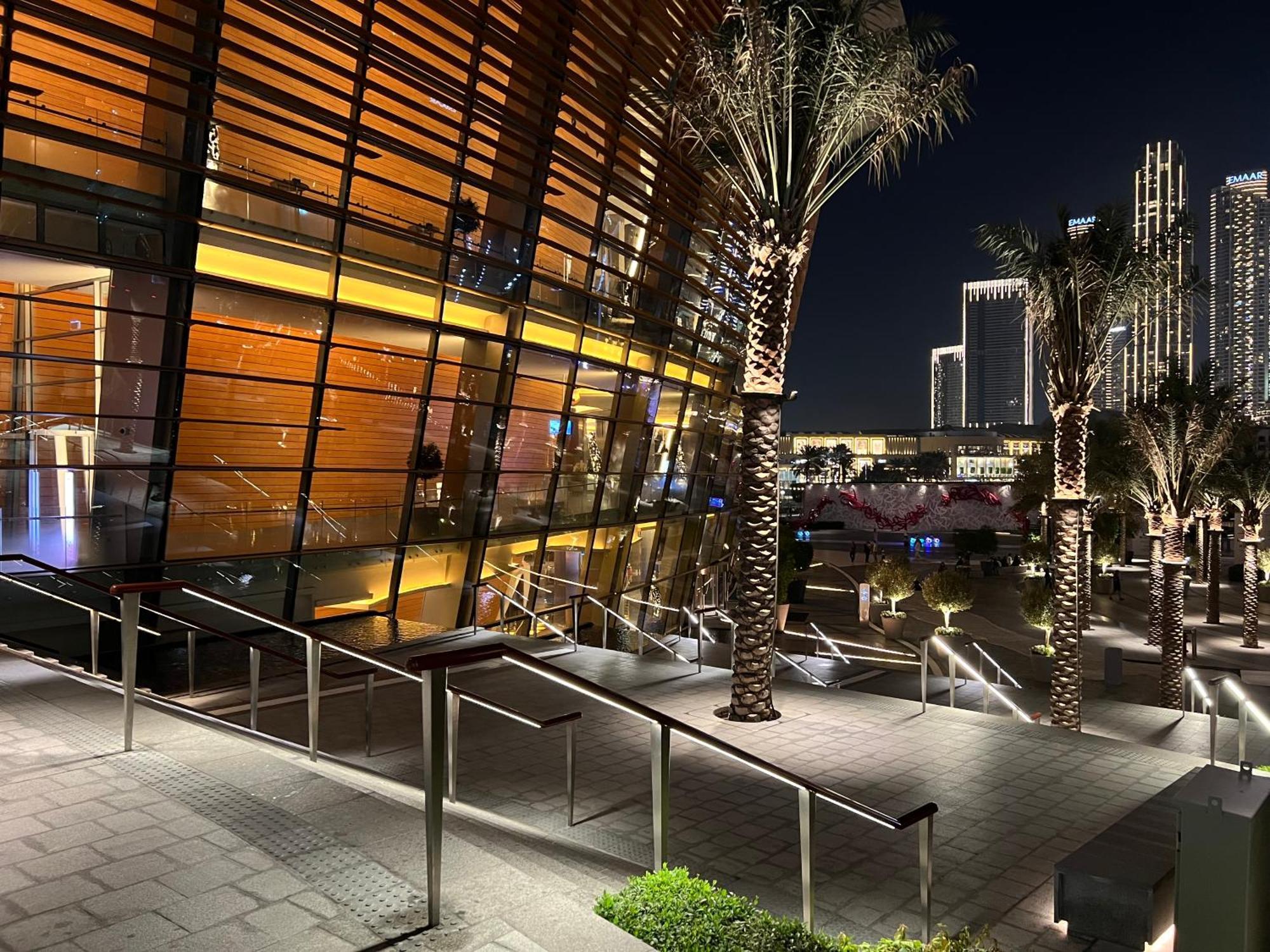 Downtown Luxury - Stunning Burj Khalifa & Sea View - 5 Minutes Walk To Dubai Mall Екстериор снимка