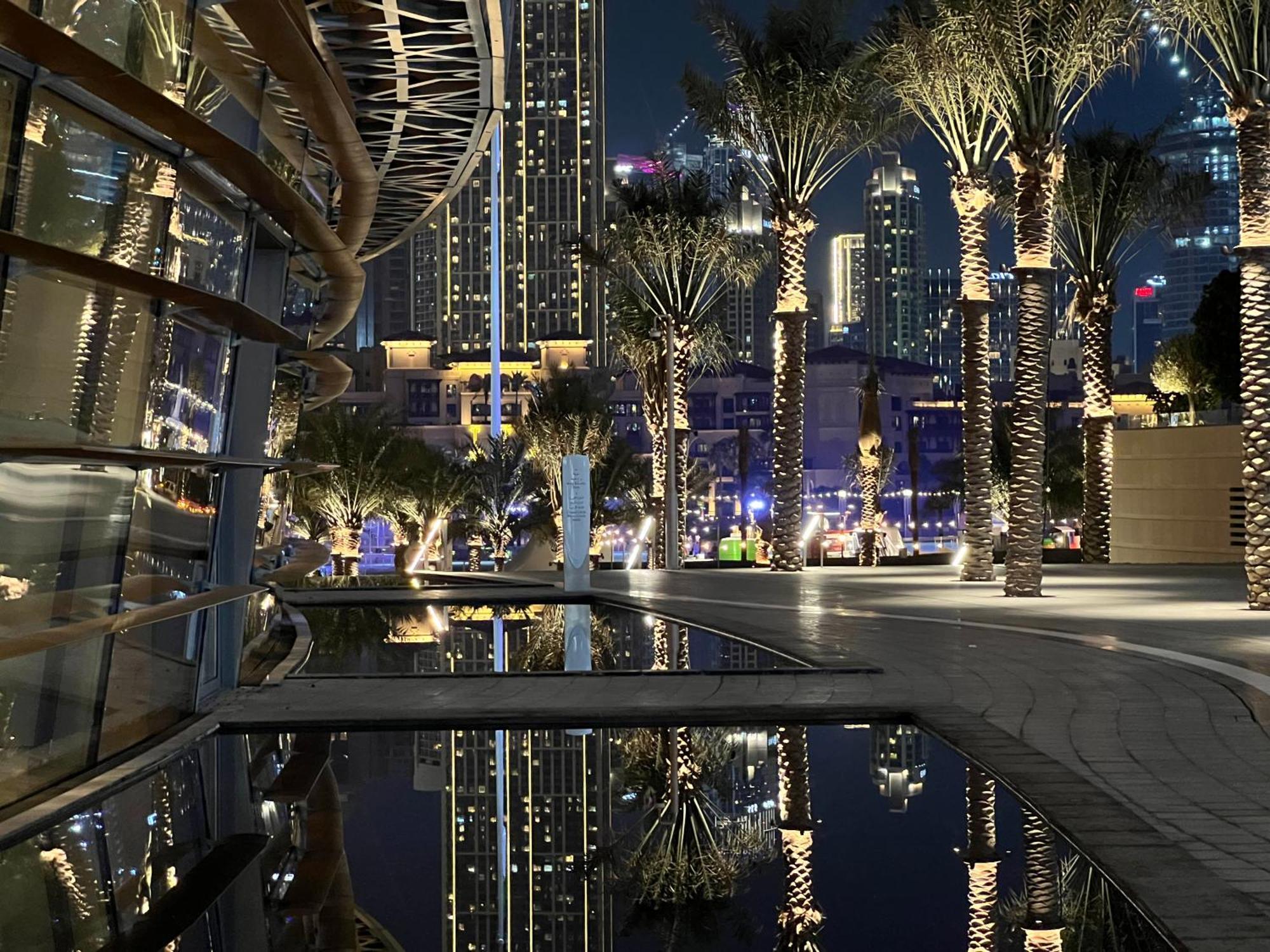 Downtown Luxury - Stunning Burj Khalifa & Sea View - 5 Minutes Walk To Dubai Mall Екстериор снимка